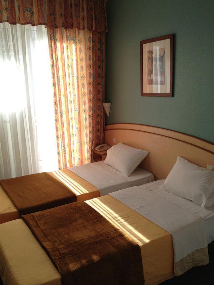 Yasha Hotel Люксембург Экстерьер фото